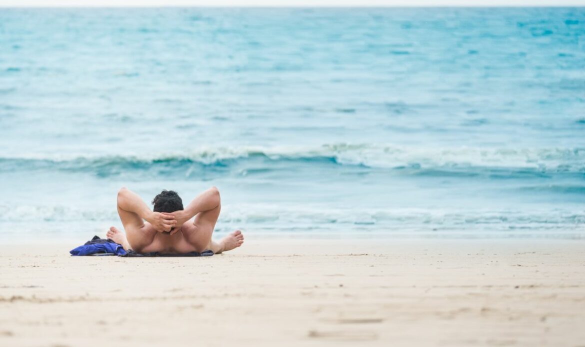 Plage naturiste provence