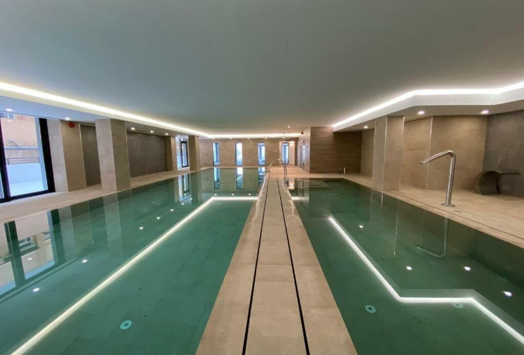 CP Top floor luxury studio with spa and pool