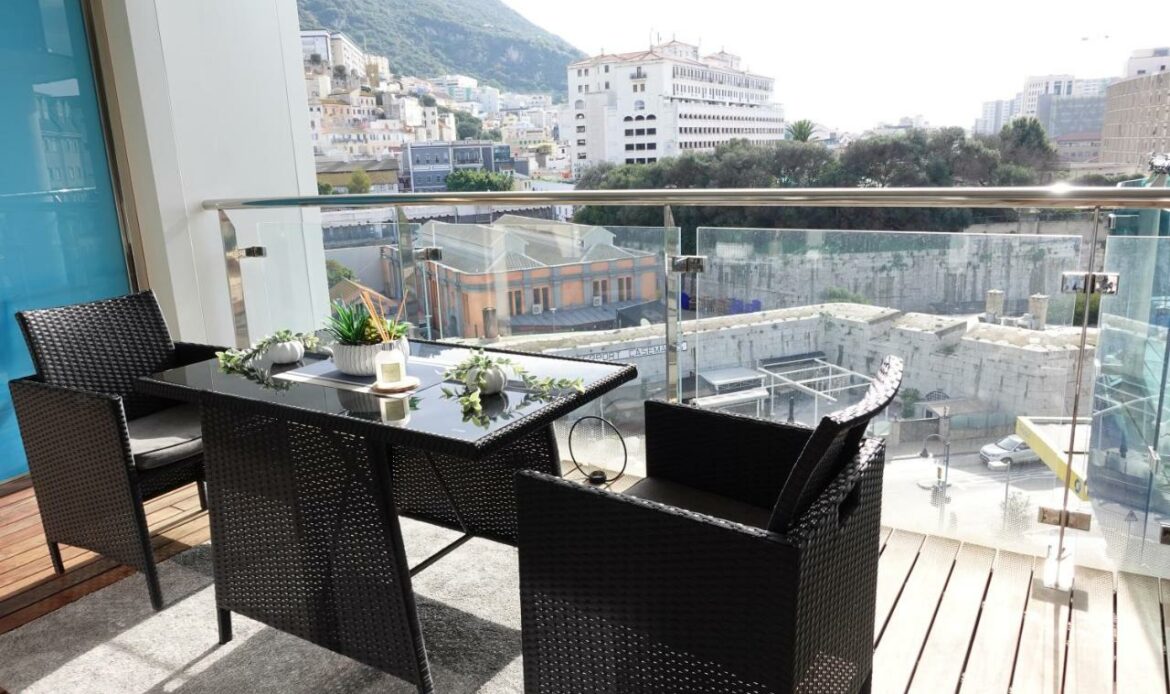 Gibraltar Luxury with Rooftop Pools & Views