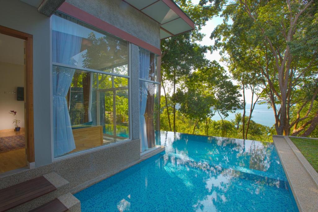 Ambong Pool Villas Private Pool